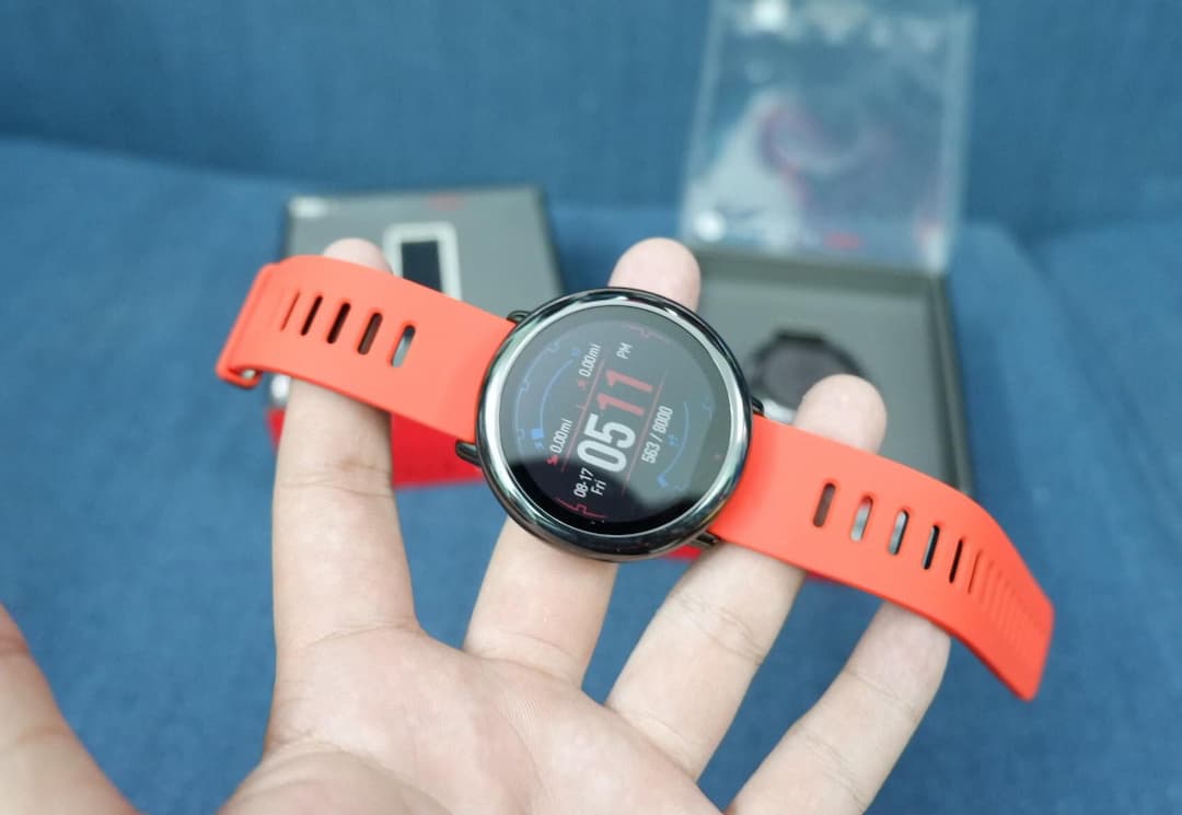 Review đồng hồ Xiaomi Amazfit Pace về giao diện và điều khiển