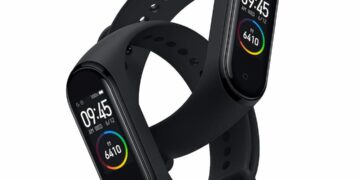 Review đồng hồ Xiaomi Mi Band 4 về thiết kế và màn hình