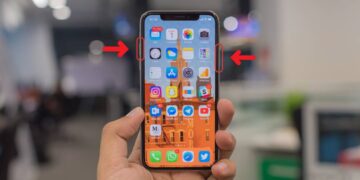 Nhấn giữ cả nút nguồn và âm lượng bên hông iphone X